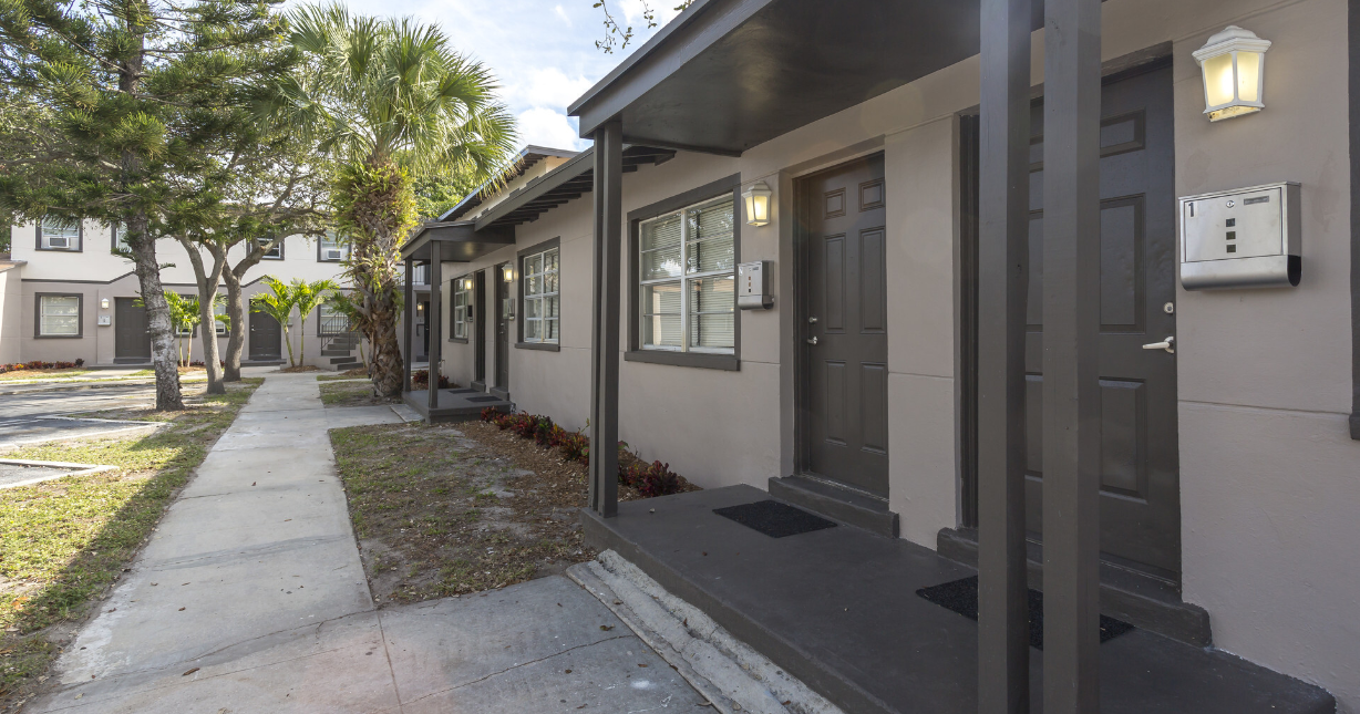 Pointsetta Entrances.PNG