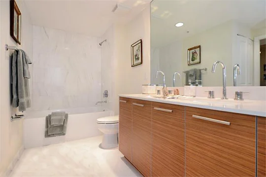 Bathroom5.jpg