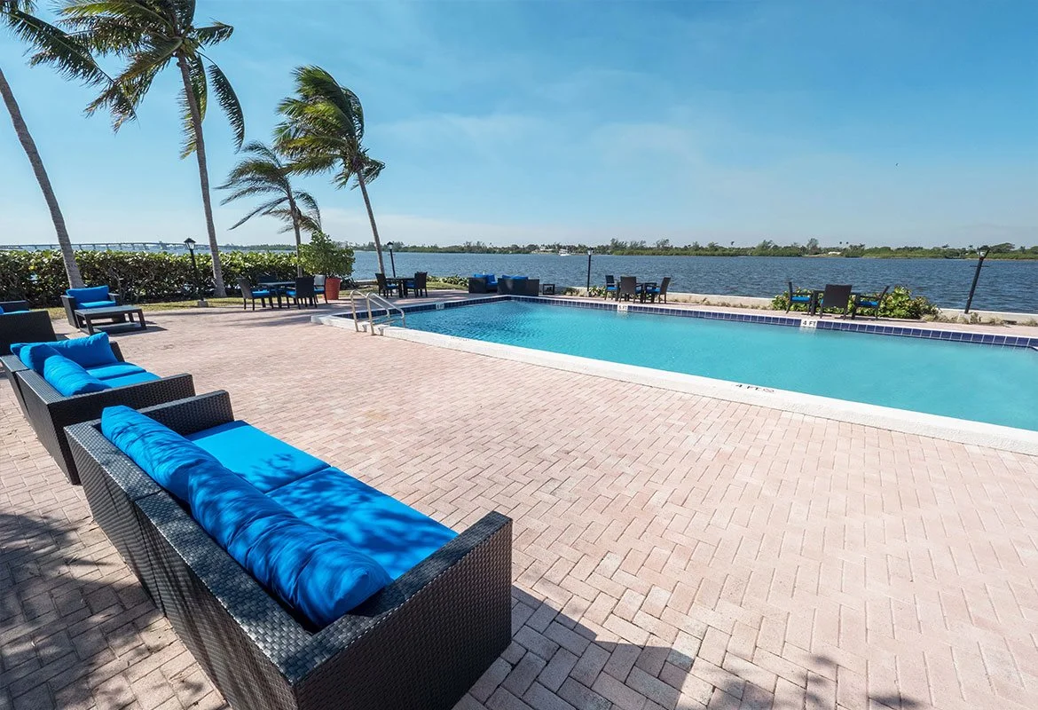 pool_oceanview2.jpg