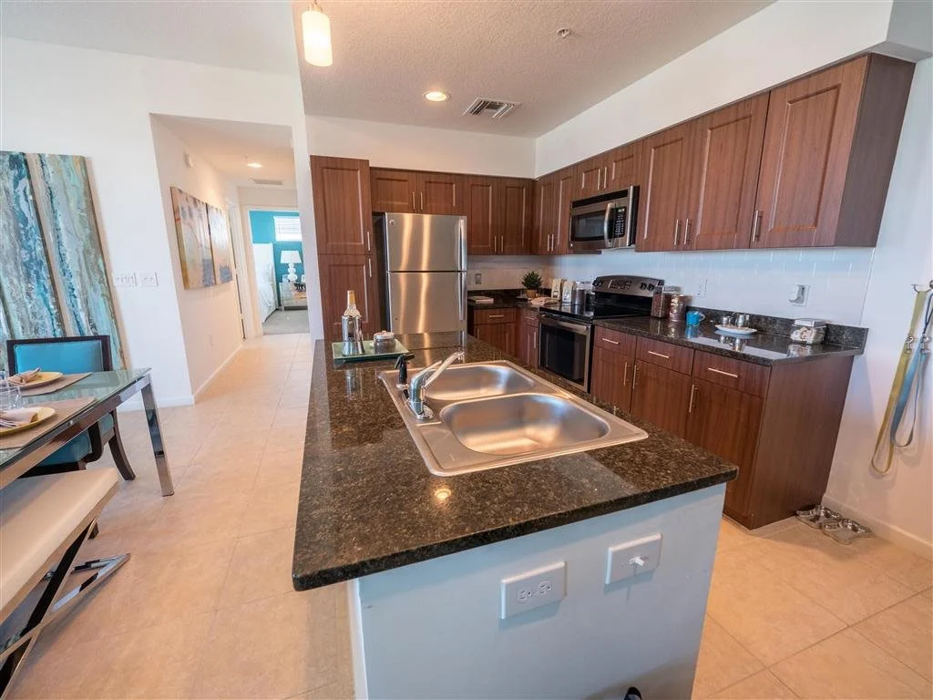 FL_WestPalmBeach_CameronEstates_p0556441_13Kitchen1_1_PhotoGallery.jpg