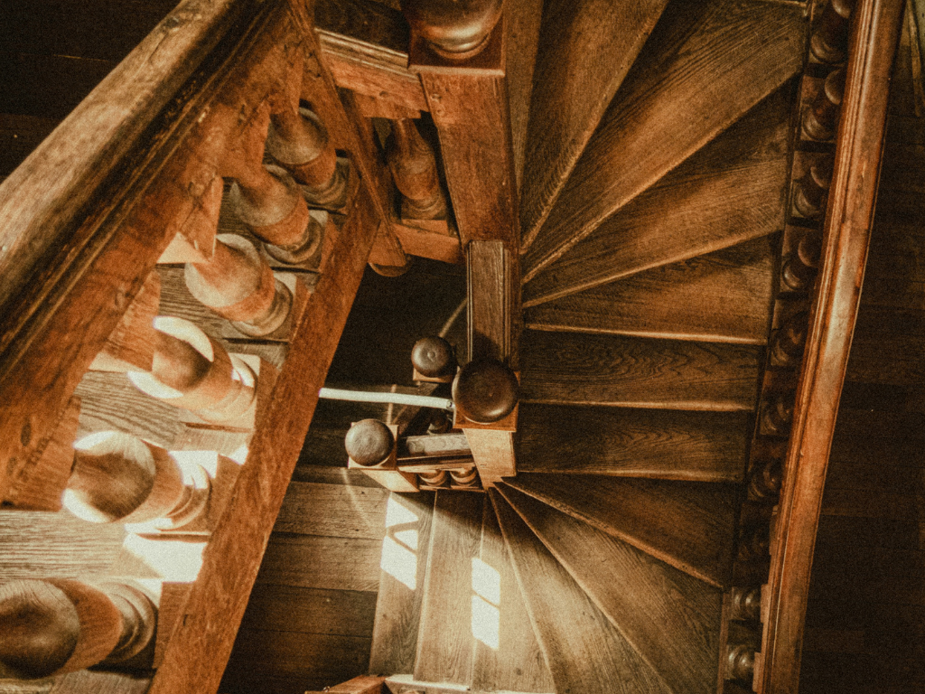 WHAT IS THE DIFFERENCE BETWEEN SMALL CLAIMS COURT AND CIRCUIT COURT IN OREGON?