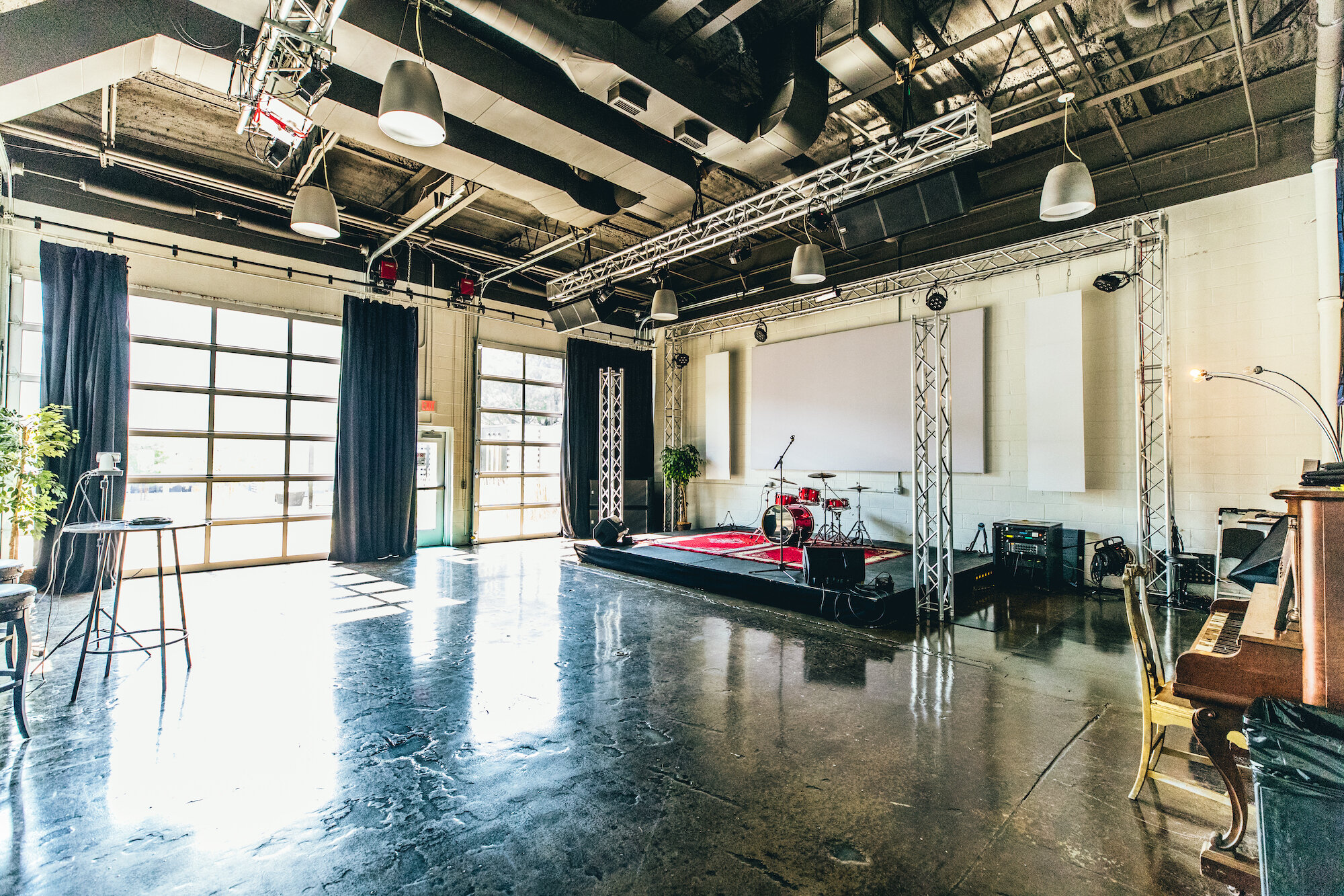 event-space-live-room-stage-concert-space-nashville-tn