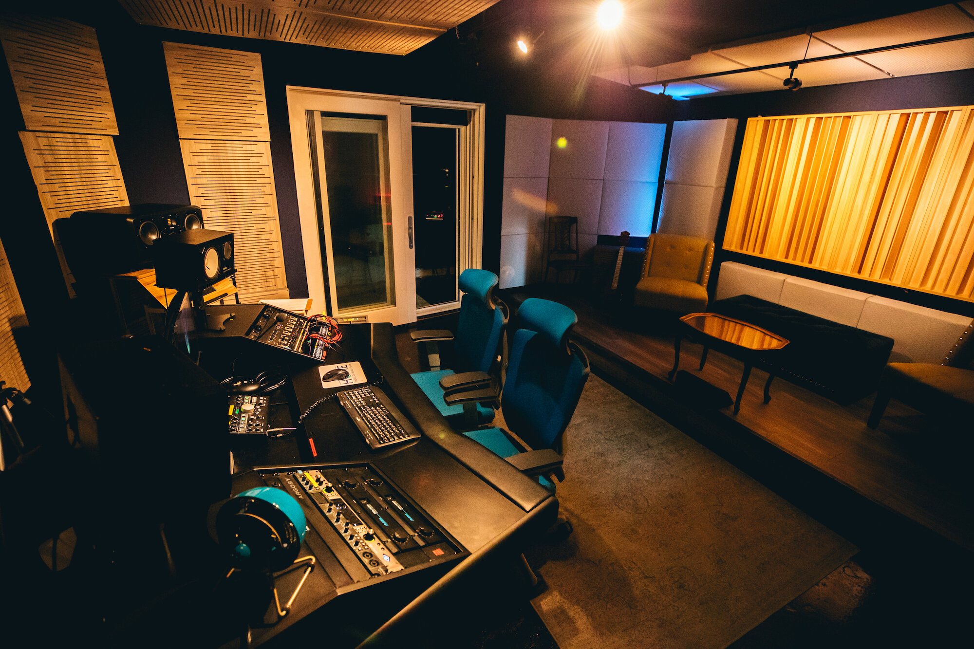 recording-studio-mixing-studio-desk-monitors-isolation-booth-music-producers-nashville-tn