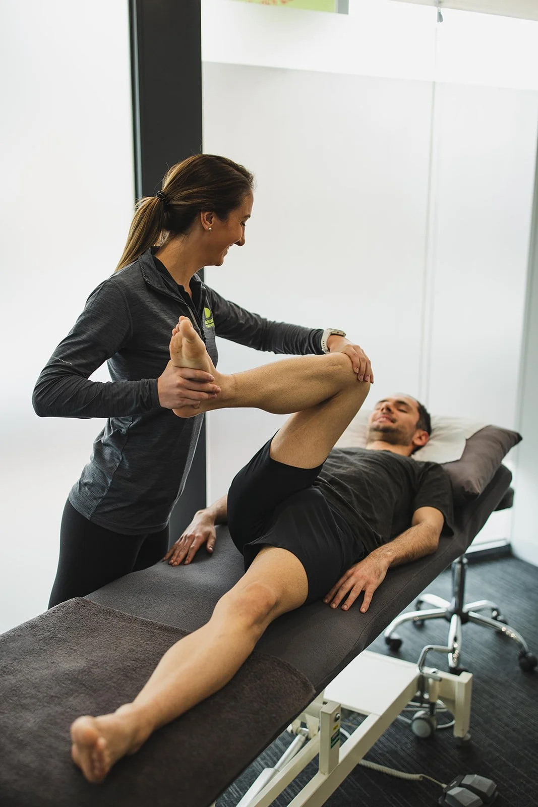 Hip Pain When Lying on Your Side | Gluteal Tendinopathy Treatment Melbourne