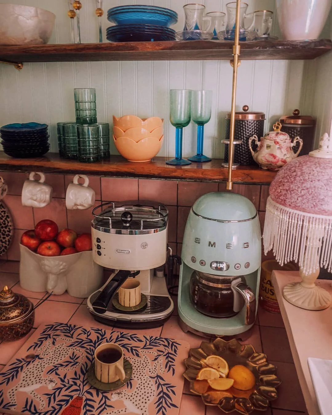 🍎🍎🍎
.
.
.
.
.
.
.
.
.
.
.
.
.
.
.
.
.
..
.
.
.
.
.
.
#kitchensofinstagram #kitcheninspo #dreamkitchen #colorfulkitchen #apartmenttherapy #lonnymag #sodomino #dominomag #diyreno #kitchenrenovation #diy #kitchendesign #openshelving #myhousebeautiful #kitchendecor #kitchenideas #kitchendecoration #myhomestyle #interiorinspo #interiorblogger #jungalowstyle #hunkerhome #mydomaine #diyhomedecor #diyhome #kitchenremodel #kitchens