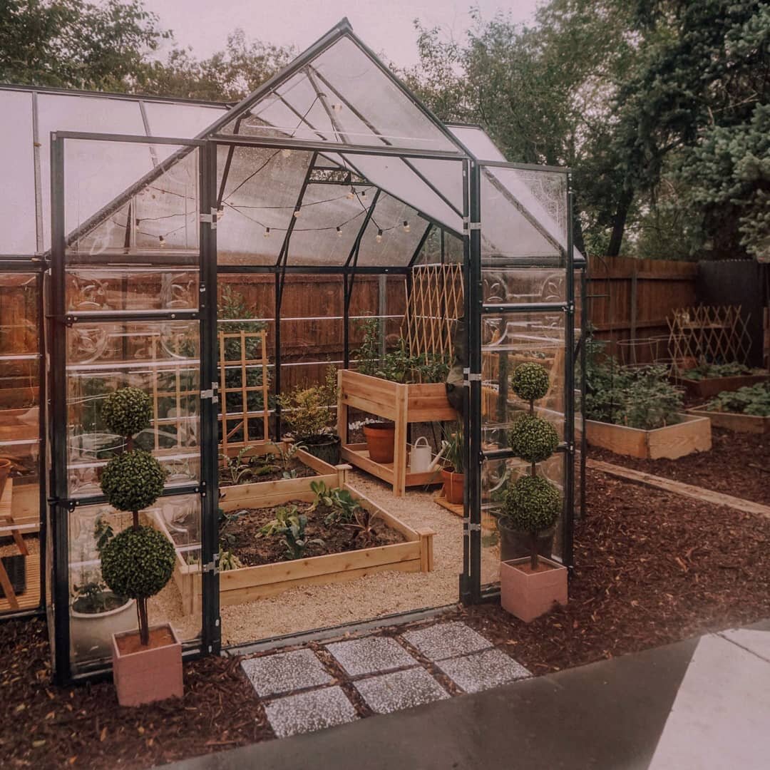 We built a greenhouse!!! So many long hours of welding and planning and sketching! Jk, it's from a kit, but shit, it still took forever! 🤣 Seriously though, I'm so in love with it and am already learning so much about greenhouse gardening and making