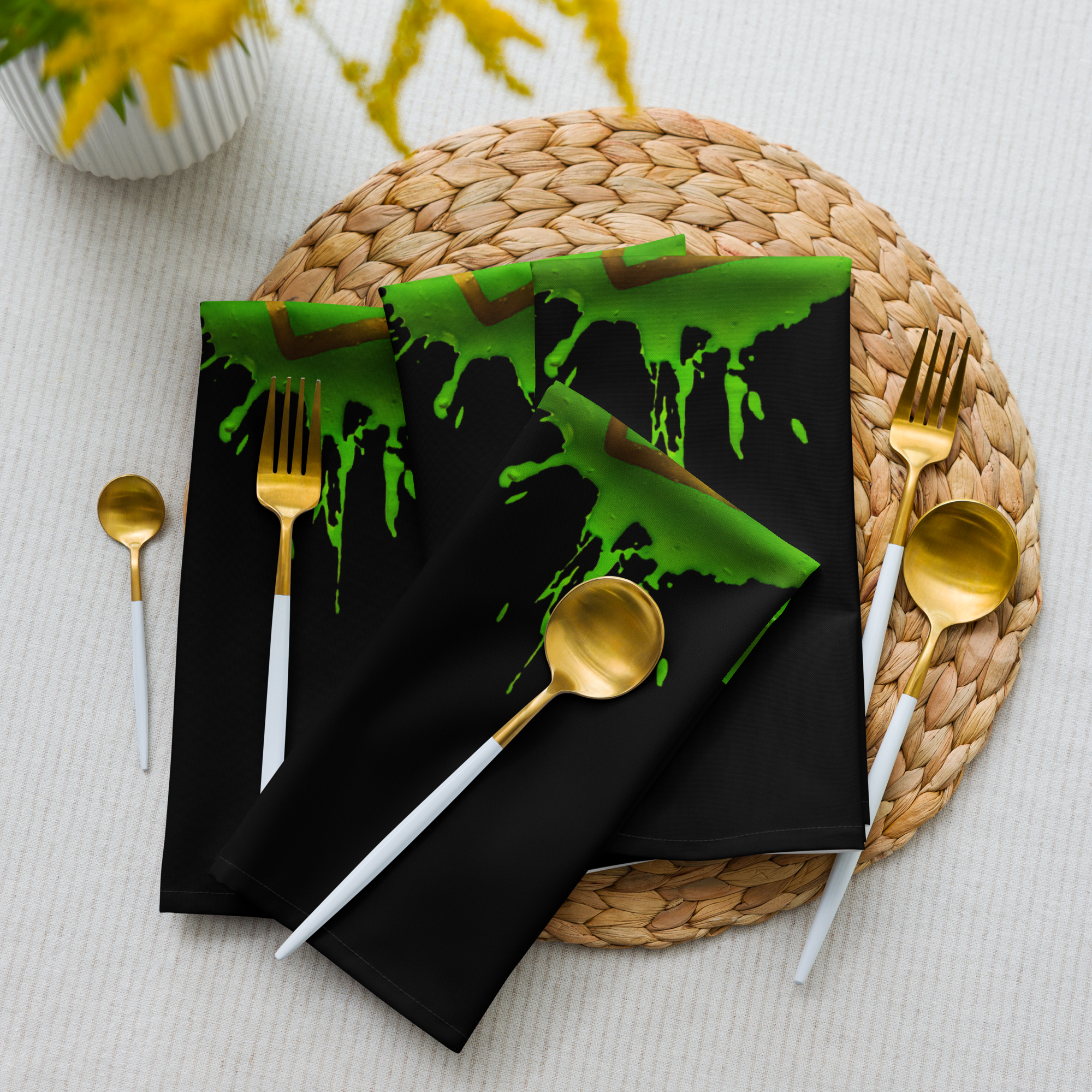 cloth-napkin-set-(4)-white-front-6a2b23f390ce7.png