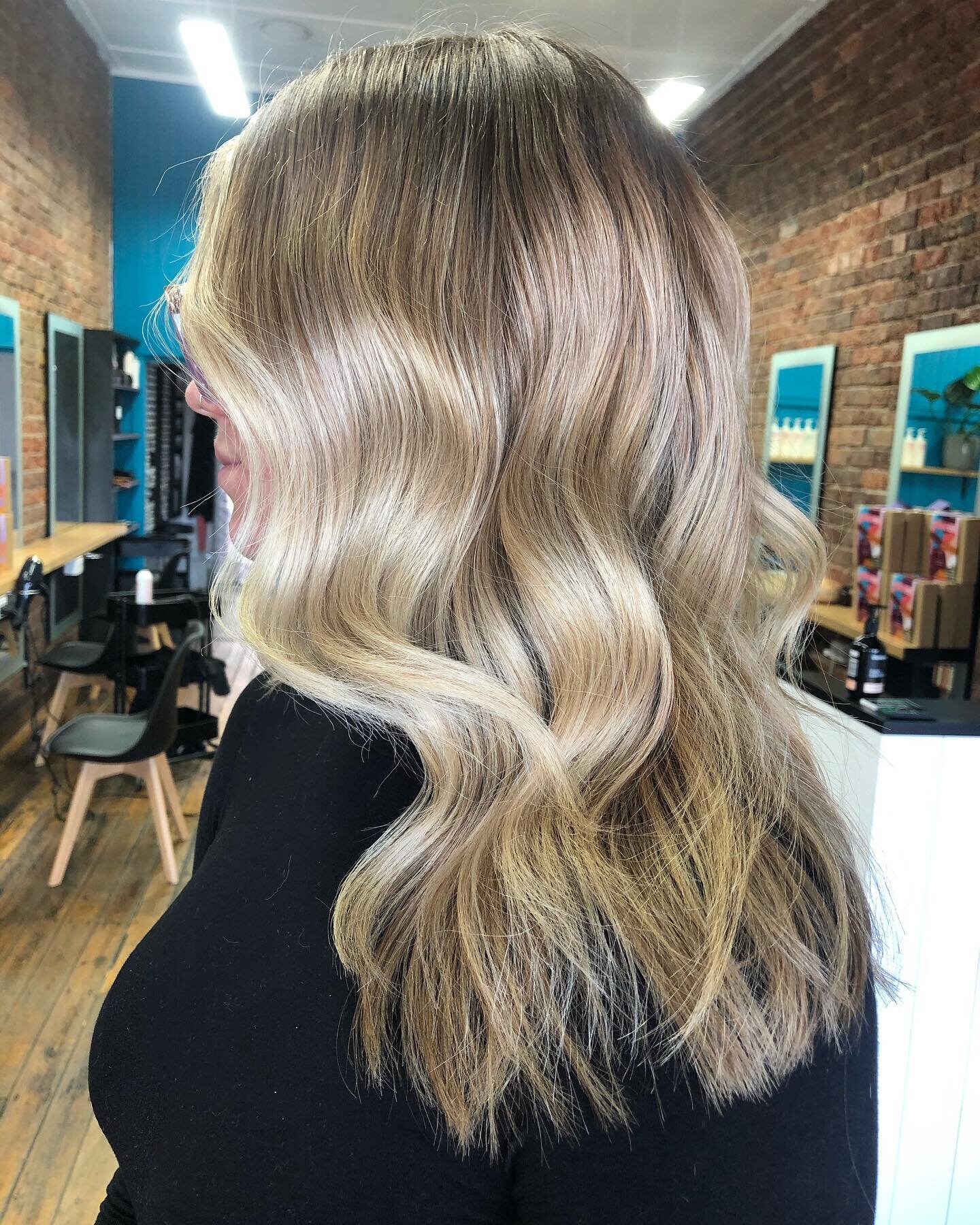 Love making that blonde shine! ⚡️