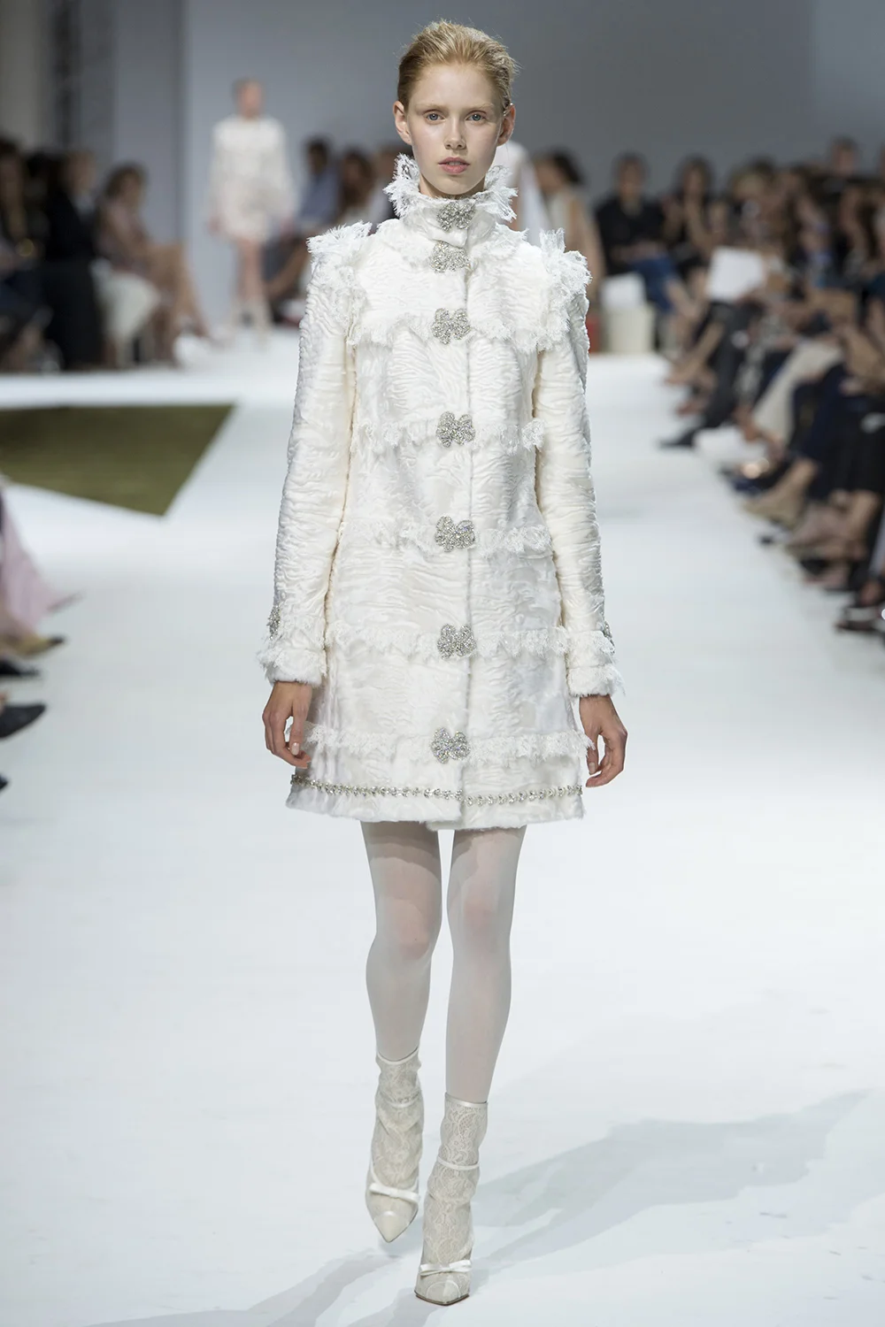 Giambattista Valli Fall 2016 Couture, @Yannis Vlamos