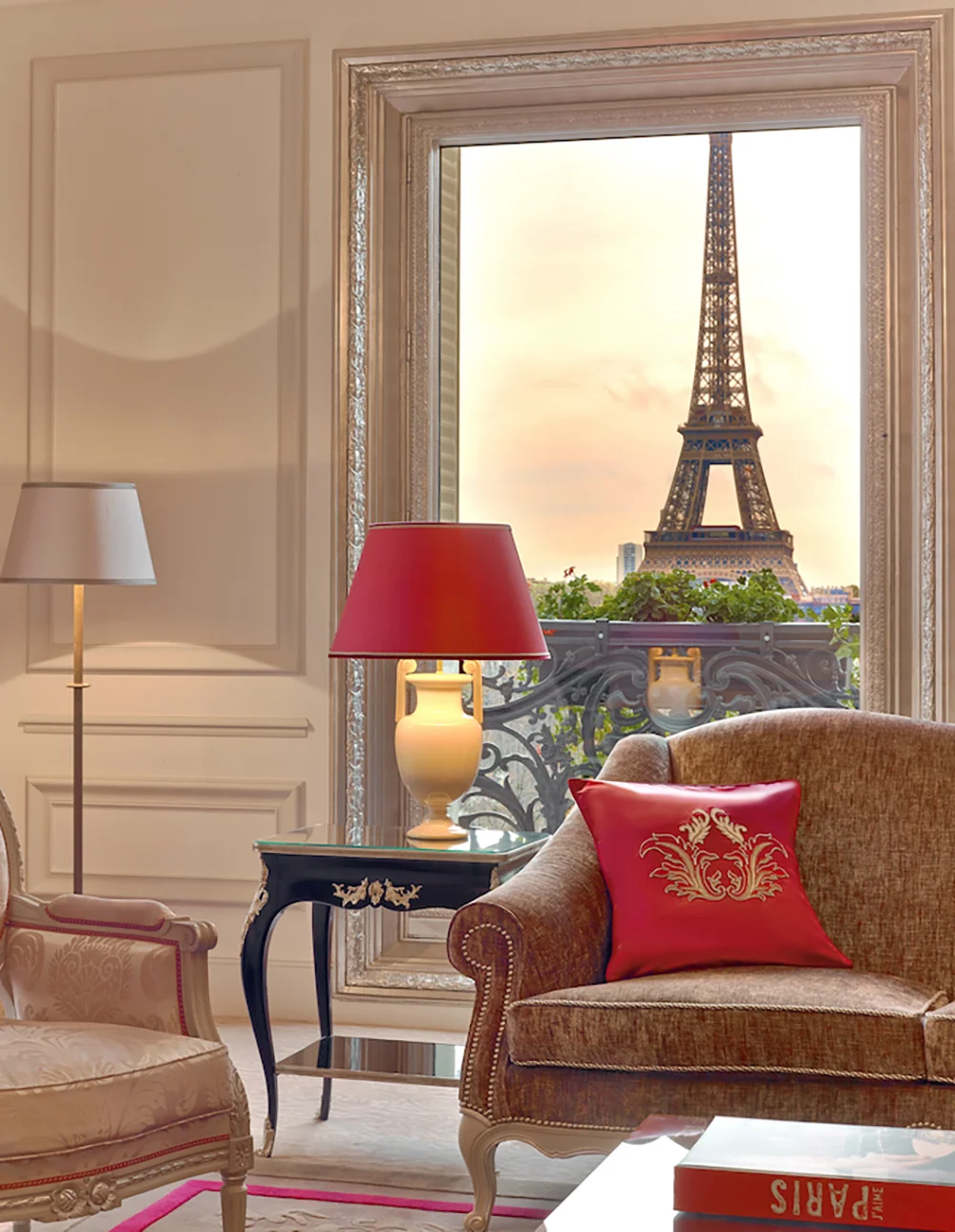 Courtesy Hôtel Plaza Athénée,Paris