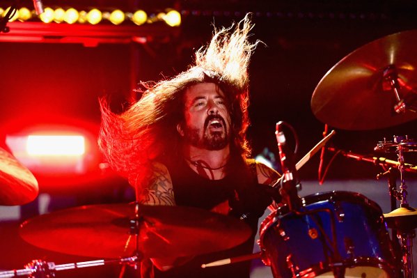 Dave Grohl performs onstage during 2018 LACMA Art + Film Gala honoring Catherine Opie and Guillermo del Toro presented by Gucci at LACMA on November 3, 2018 in Los Angeles, California. (Photo by Matt Winkelmeyer/Getty Images for LACMA)