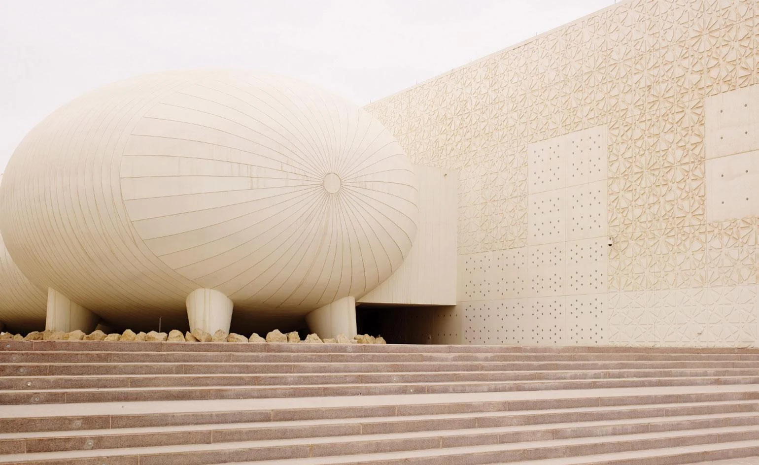 Japanese architect Arata Isozaki wins the Pritzker Prize 2019 Arata Isozaki wins the Prizker prize 2019. Pictured here, the Weill Cornell Medical College by Isozaki, Doha, Qatar, 2004. Photography: Daniel Stier