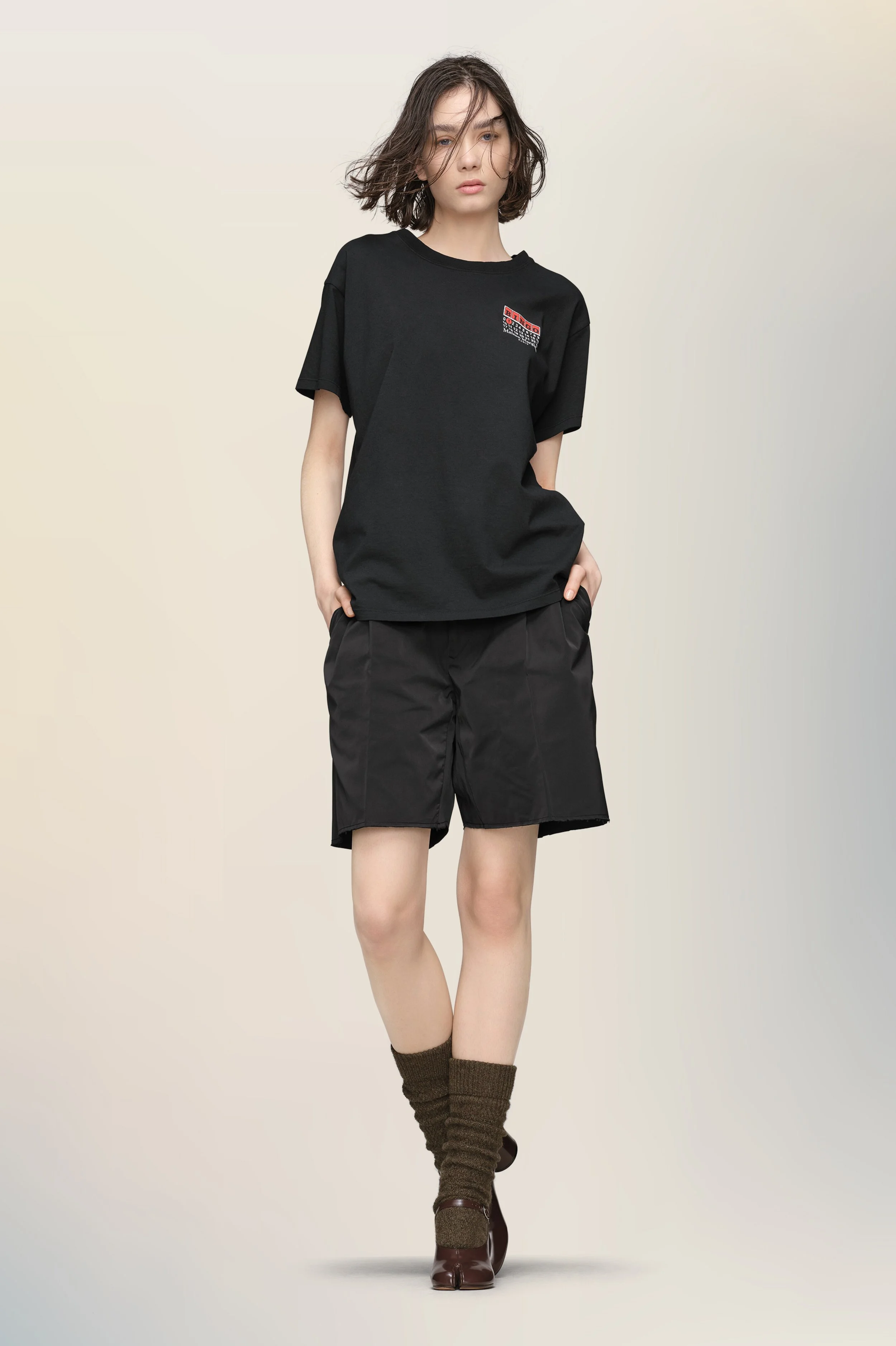 Effortless Icons: Redefining Modern Wardrobe Staples