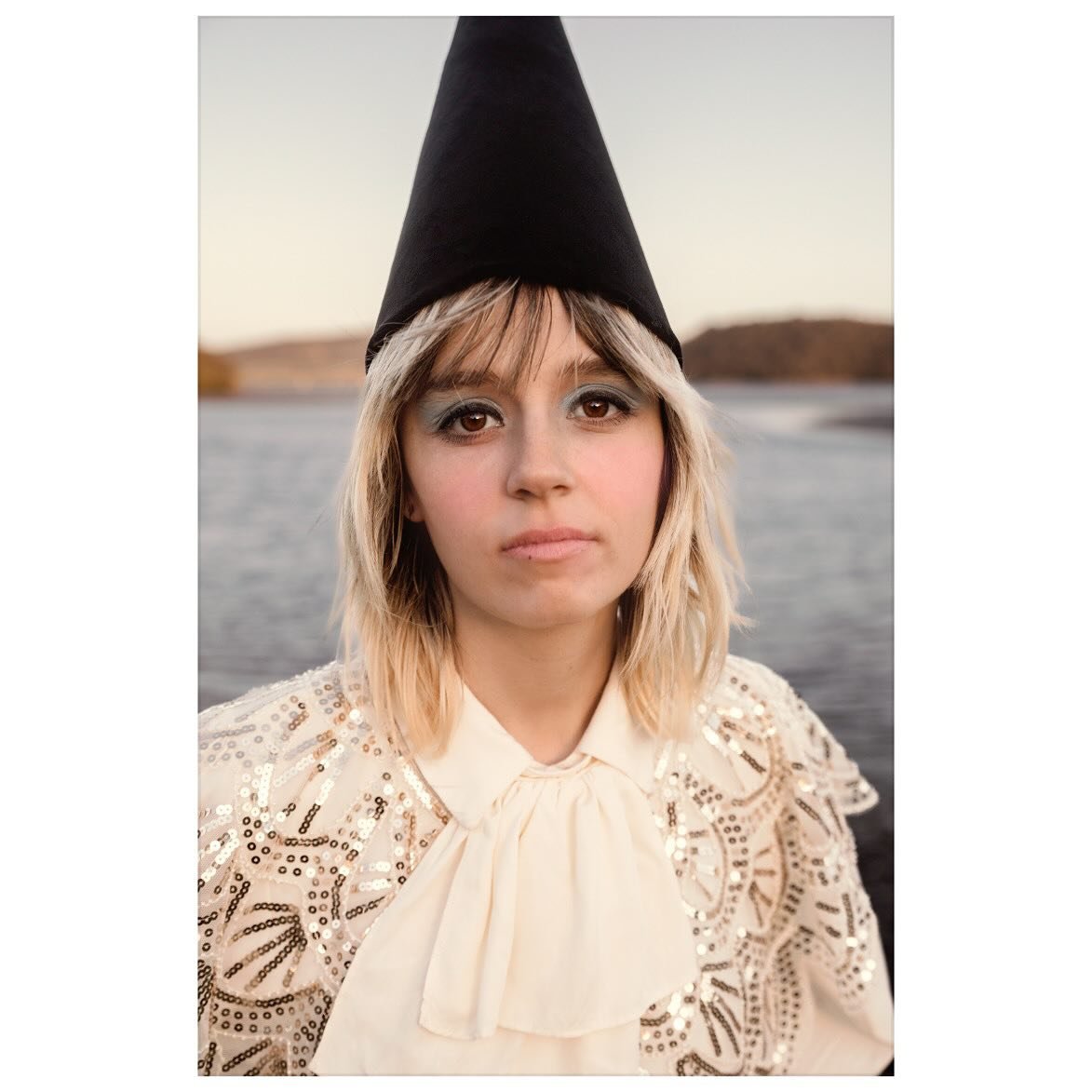 This shoot was inspired by Kate Bush&rsquo;s Sat In Your Lap single cover. Thanks Cosmo for &ldquo;Dunce&rsquo;n it up&rdquo; with me. ✨✨✨