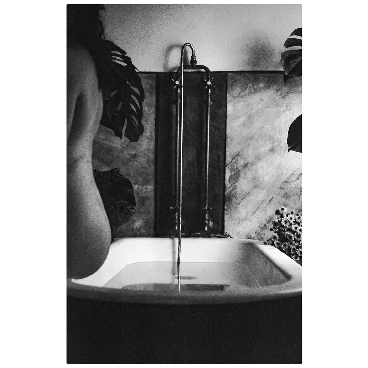 Love it when you do a deep dive in the archives and find a frame you had forgotten about. 🖤🍑