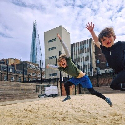 We're jumping for joy because the Easter school holidays are nearly here! Here's how we're celebrating: 

1️⃣ With a FREE Easter event at Red Cross Garden! 
🗓Join us on on Monday 25 March
⏰At 3.30pm 
📌Clue spotting in Red Cross and treat eating in 