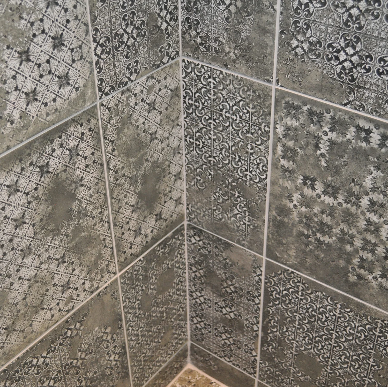 antigua-graphite-deco-3.jpg