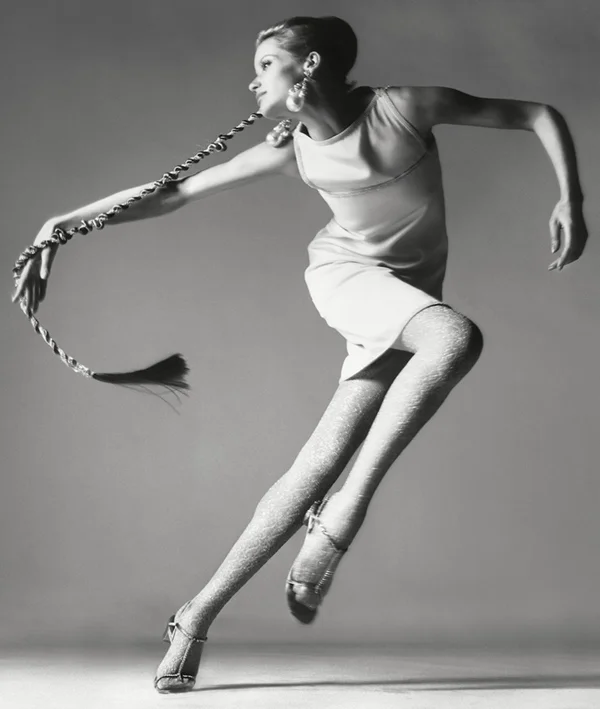 Richard Avedon – Verushka and dress by Kimberly, New York 1967