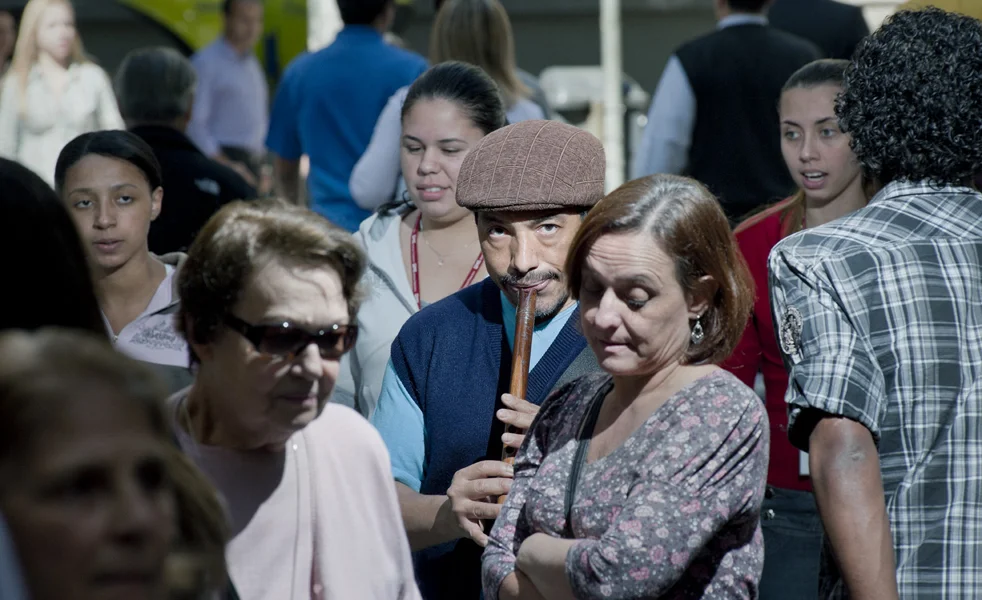 Bas Losekoot: Image taken of São Paulo commuters (Brazil) in his "Urban Millennium" project
