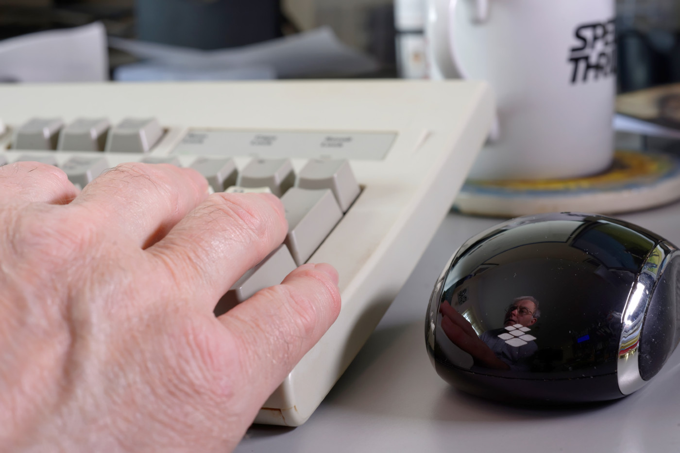 Mouse-back2cup_6763_Ps_sRGB.jpg
