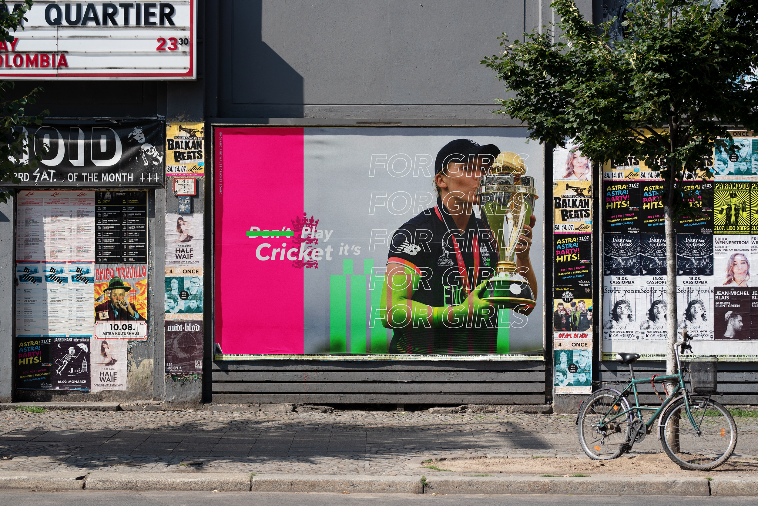 192_billboard_urban_poster_mockup.png