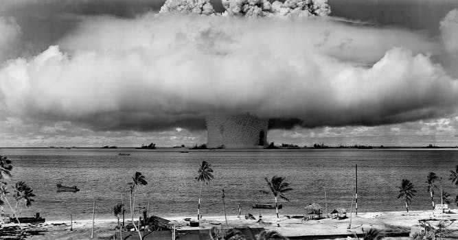  The underwater "Baker" nuclear explosion at Bikini Atoll, on July 25th, 1946.  Library of Congress the United States Department of Defense  