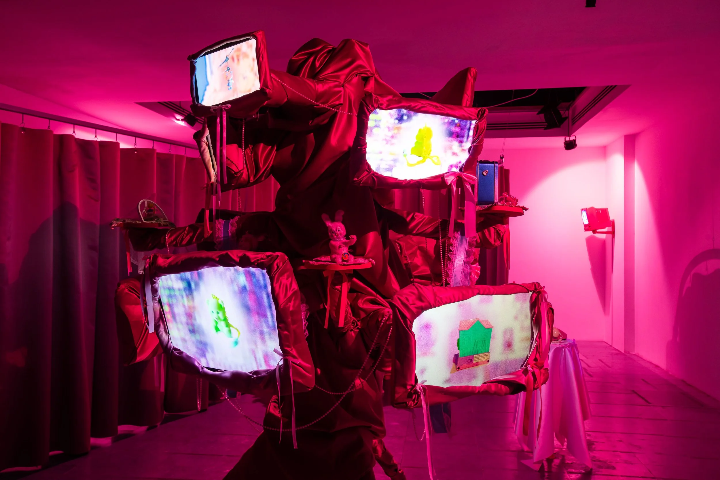 Arebyte_AmbieDrew_LR-34_Image_ Max Colson.jpg