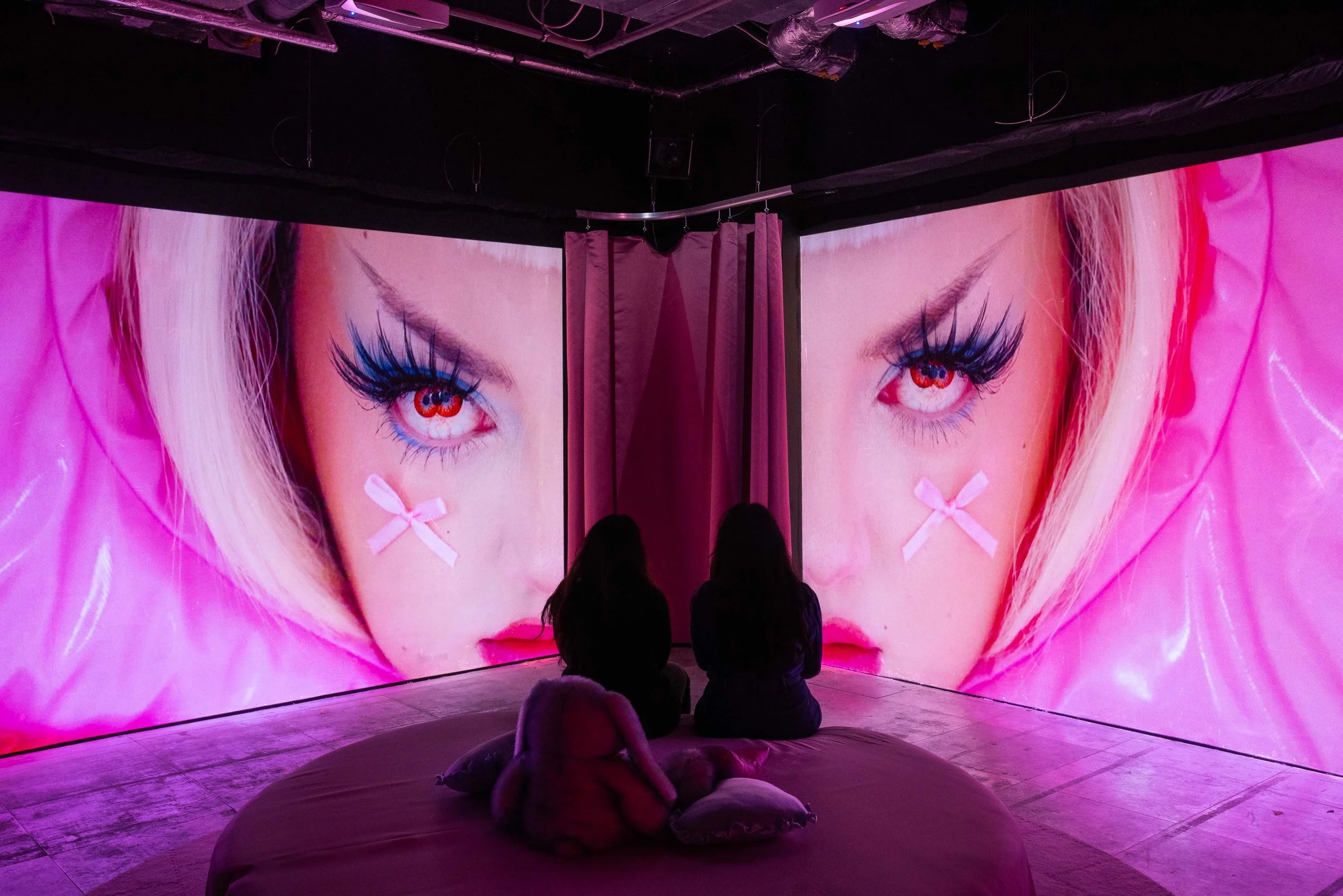 Arebyte_AmbieDrew_LR-140_Image_ Max Colson.jpg