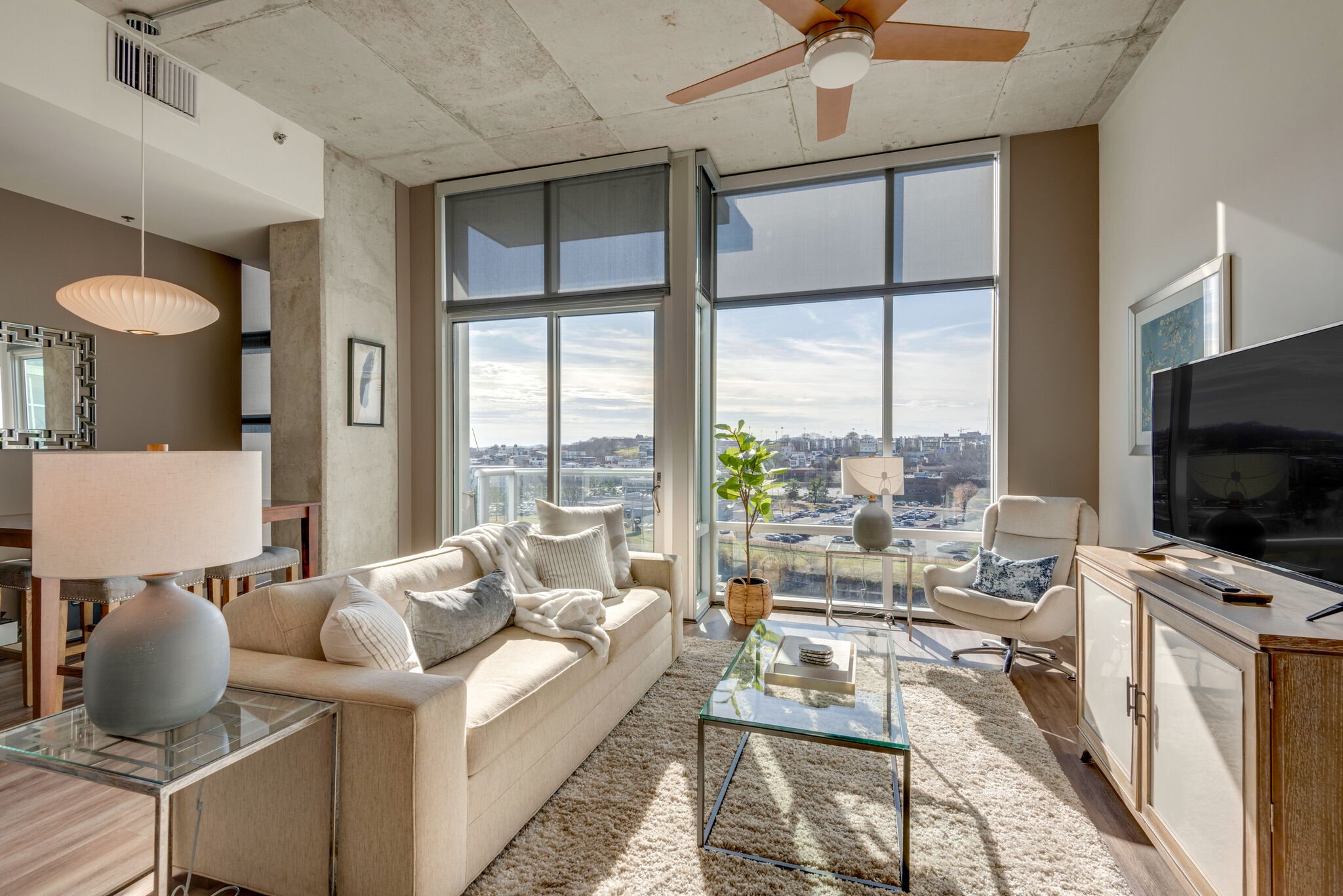  700 12th Ave S #907, NASHVILLE, TN   PURCHASED PRICE $695,000  2 BEDS · 1 BATHS · 1151 SQF 
