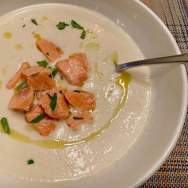 Ajo blanco topped with olive oil poached @sitkasalmonshares coho. Interesting combo, would be a fun appetizer/first course. Got good reviews!

#recipetesting #salmon #sitkasalmonshares #coho #ajoblanco