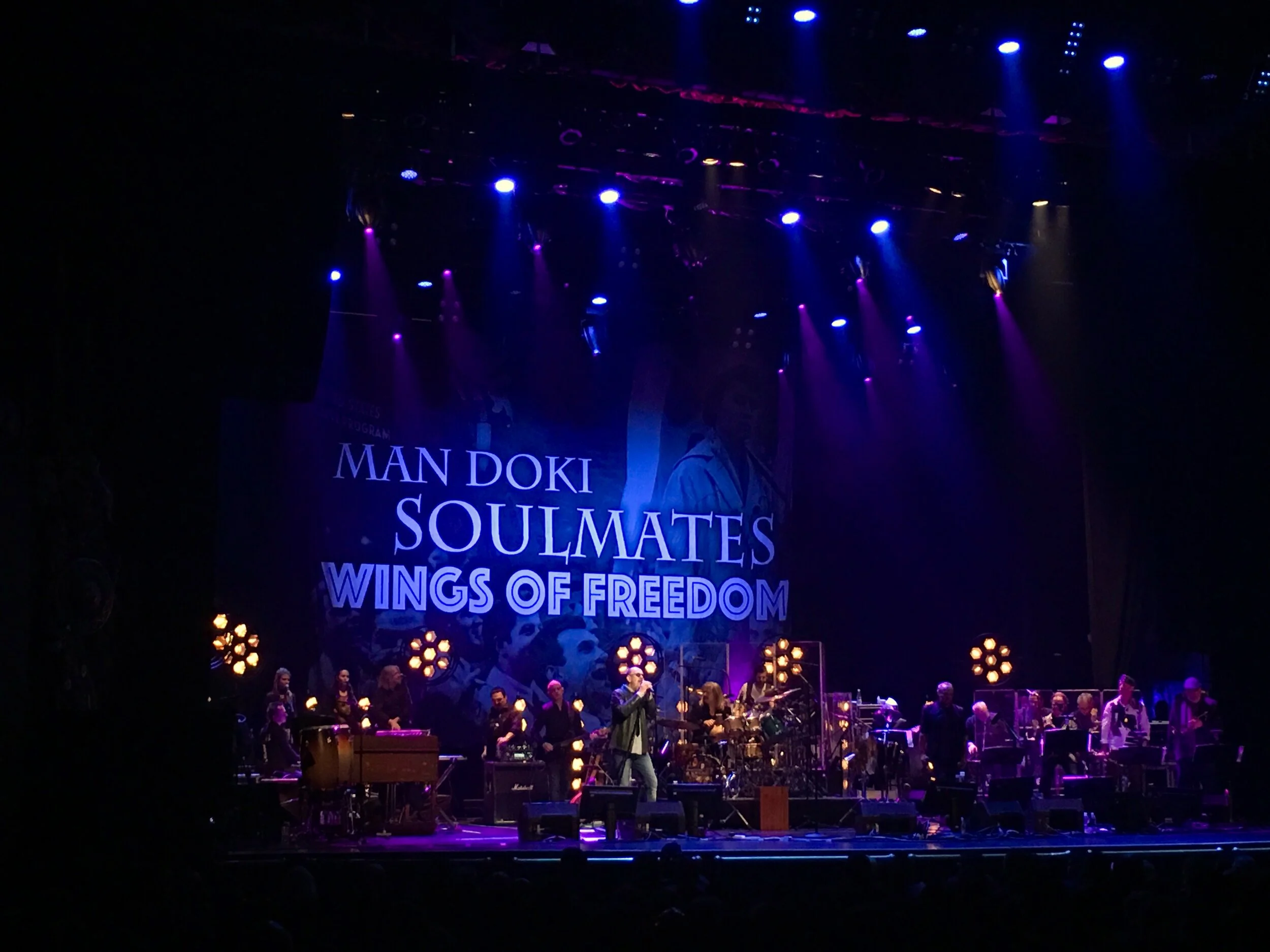 Mandoki Soulmates at The Beacon Theatre – NYC – Exclusive video interview with band’s founder Leslie Mandoki, 3-times Grammy’s® winner Cory Henry and the “Pavarotti of Rock’n’Roll” Chris Thompson