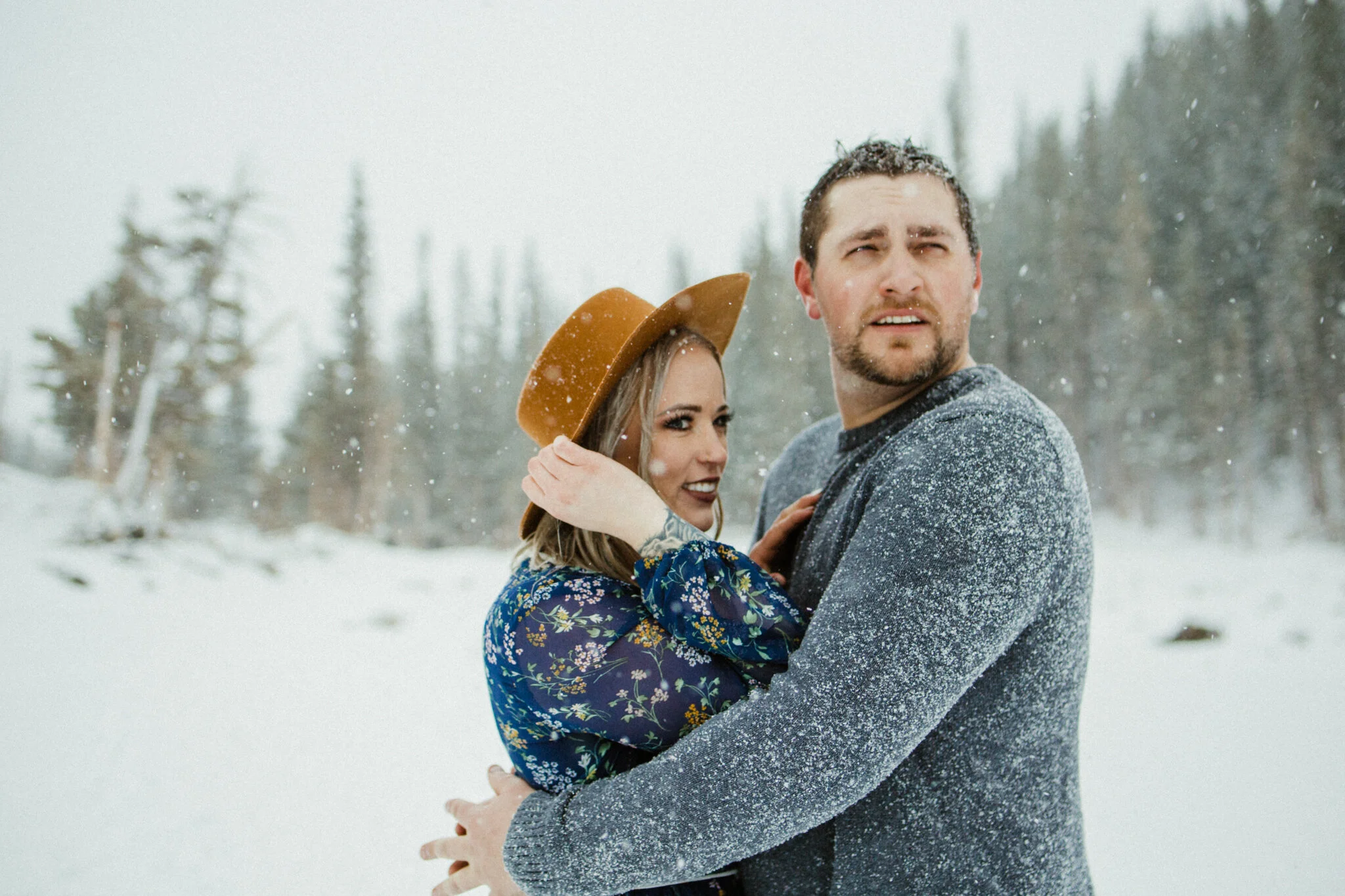 SNOWY WINTER ENGAGEMENT SESSION AT DREAM LAKE