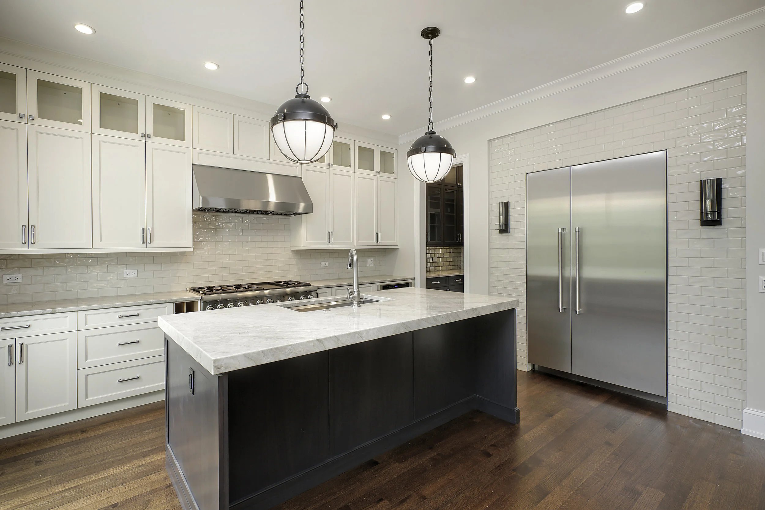 3_2222prairie_kitchen2.jpg