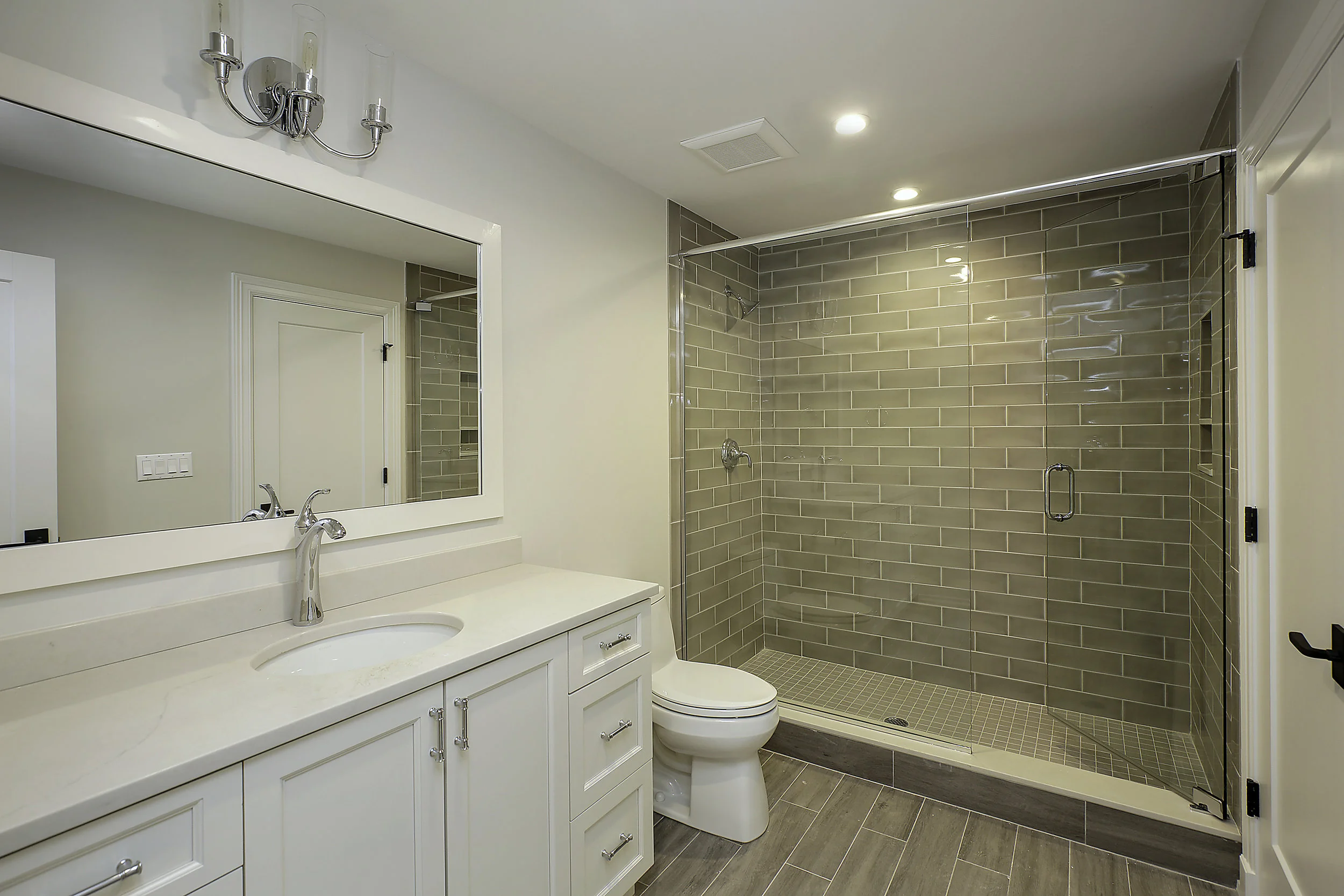 17_2222prairie_bathroom2.jpg