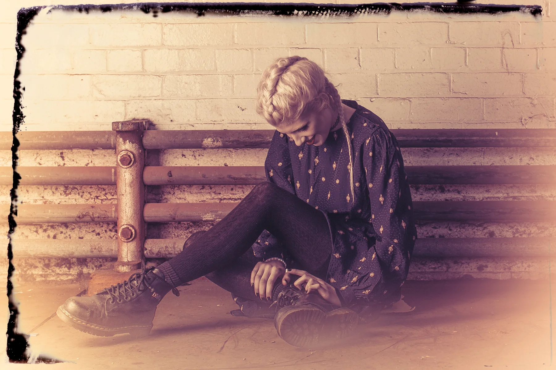 Fashion_Lifestyle_REDEYE0387_Dr.Martens_retro_tatty_attic_1800.jpg