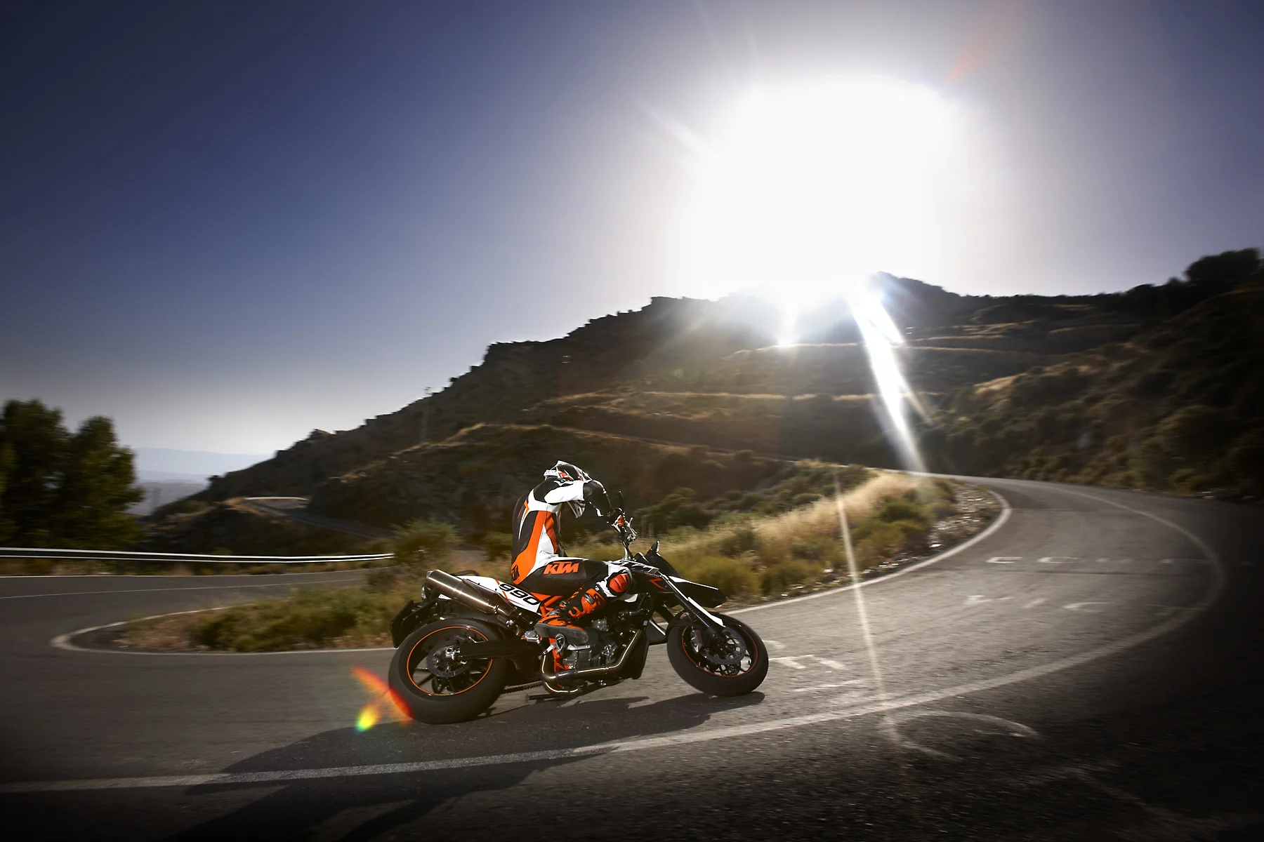 KTM_990_SM-R_RED3744 1.jpg
