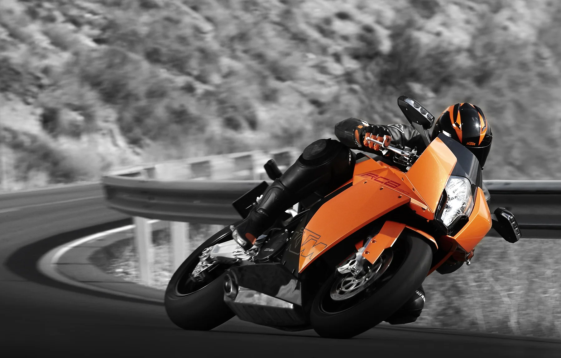 KTM_RC8_RED4166_ext.jpg