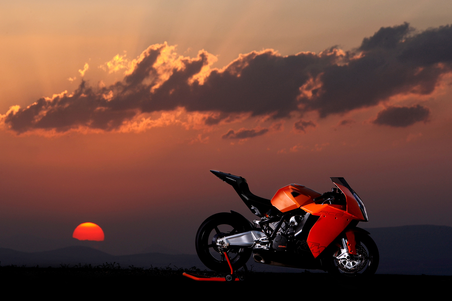 KTM_RC8_RED5808.jpg