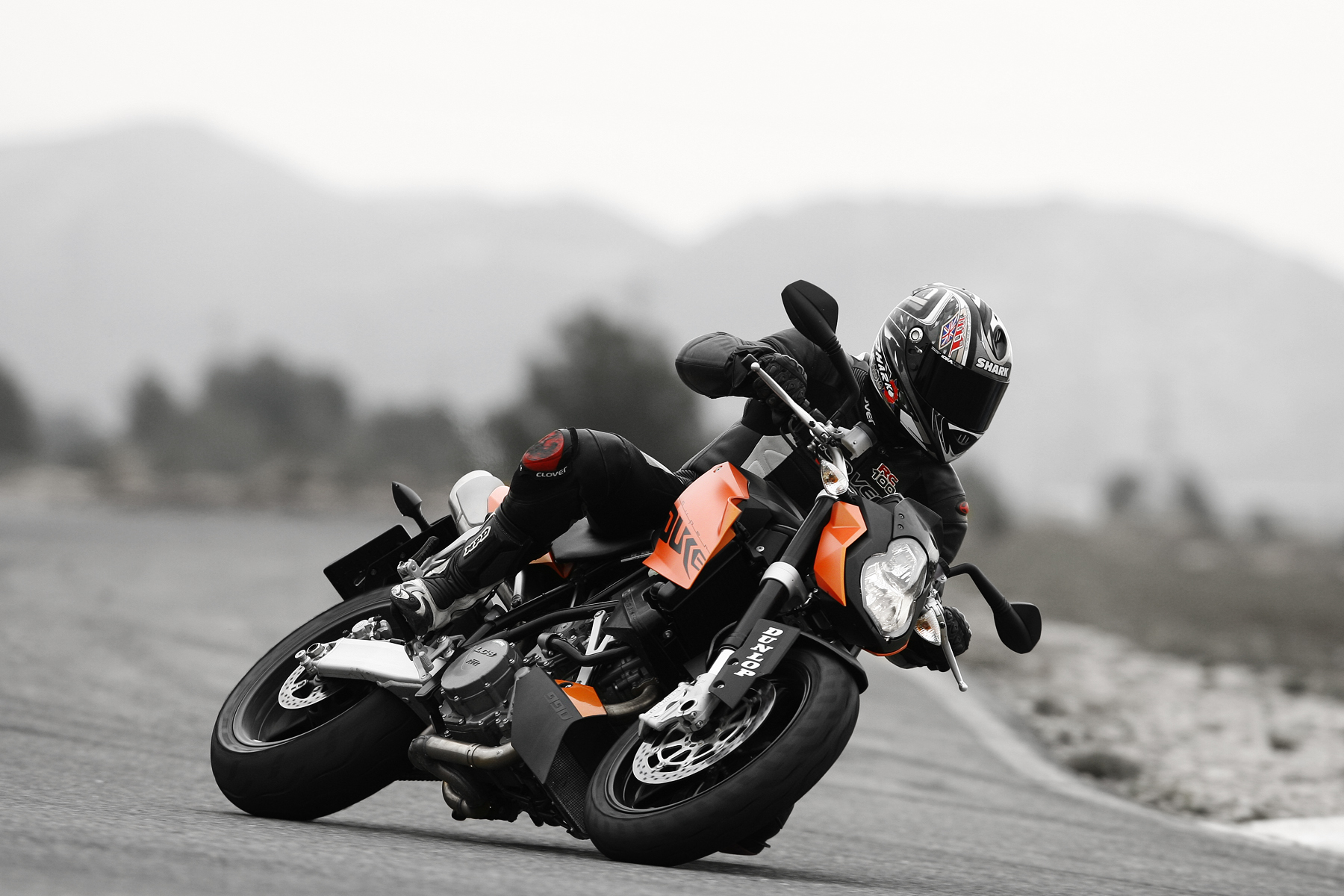 KTM_SuperDuke_20070306ri_023.jpg