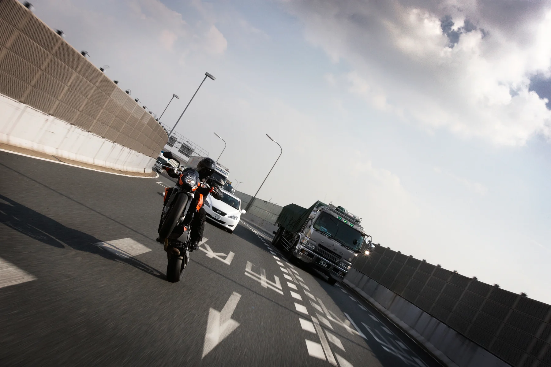 KTM_SuperDuke_Japan_Osaka_Hanshin_REDI5461.jpg