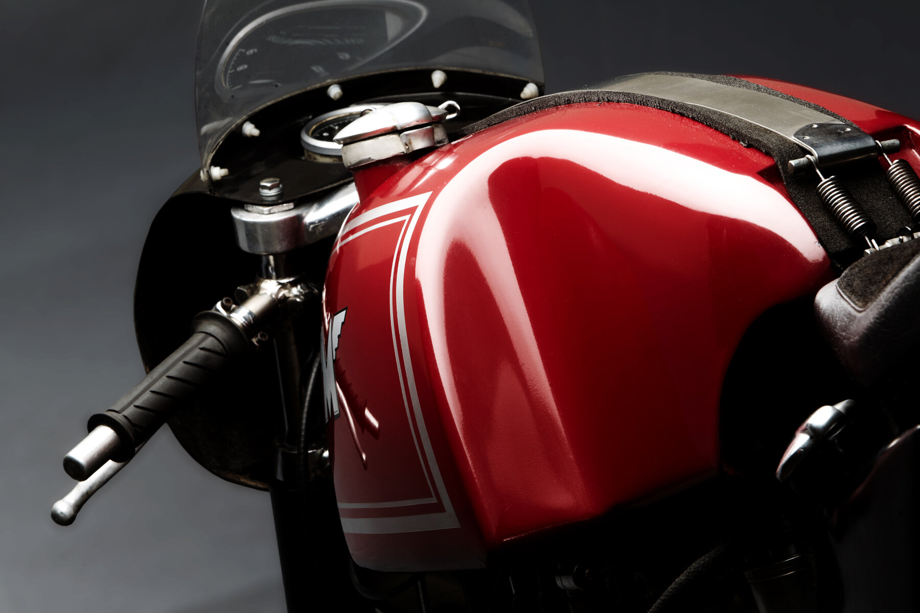Matchless_G50_Classic_Bike_RED1273F.jpg
