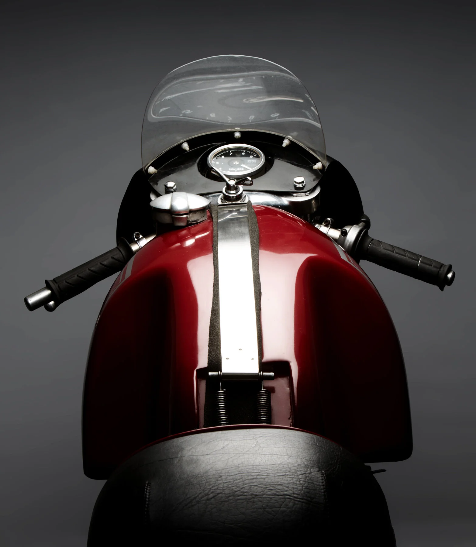 Matchless_G50_Classic_Bike_RED1281F.jpg