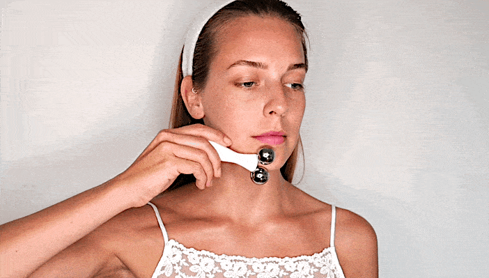 Start in the middle of your chin and slide the roller along your jaw.