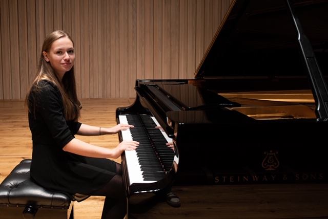 20 aprile Chetham piano.jpg