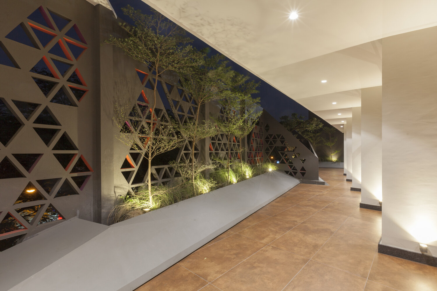 8 Good Bad And Ugly Hospital Waiting Rooms Etactics 8-good-bad-and-ugly-hospital-waiting-rooms-etactics