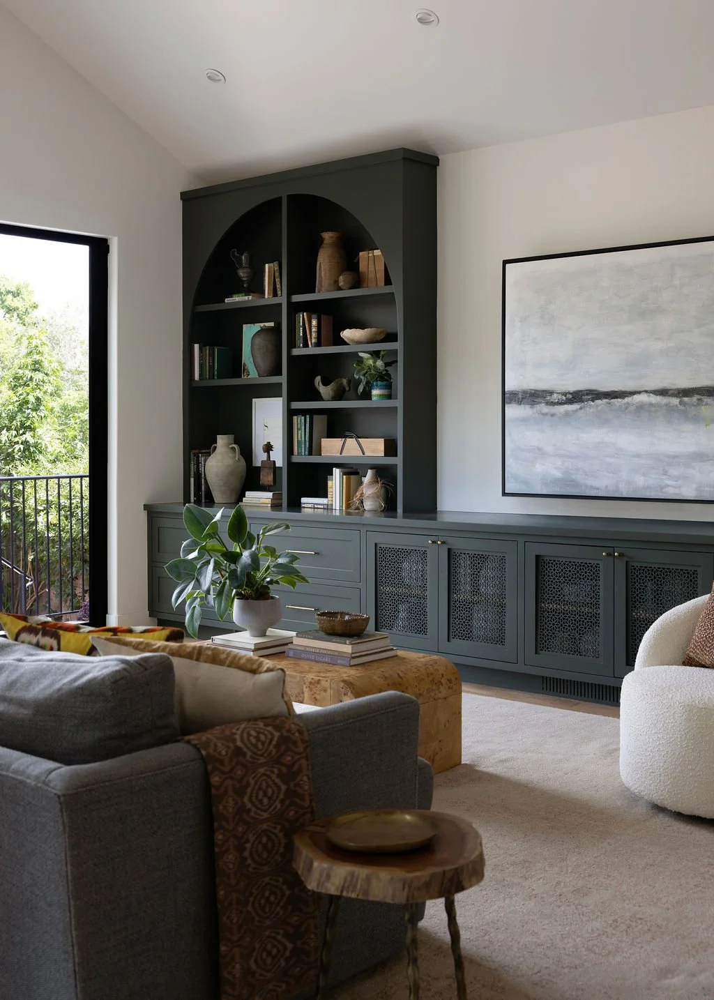 28. Family Room.jpg