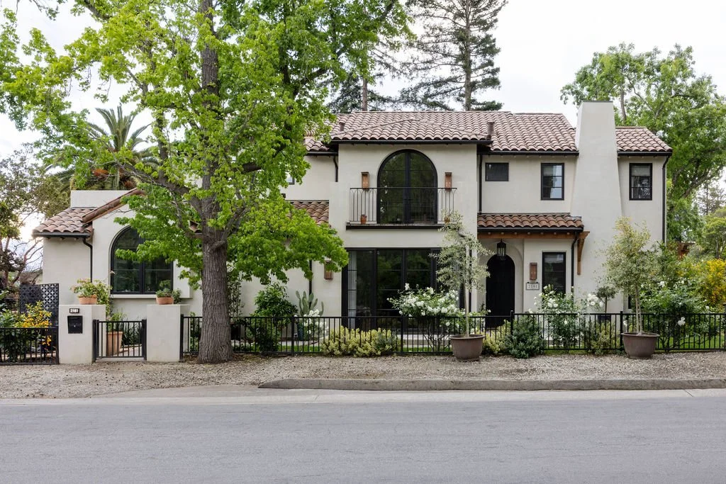1. Exterior.jpg