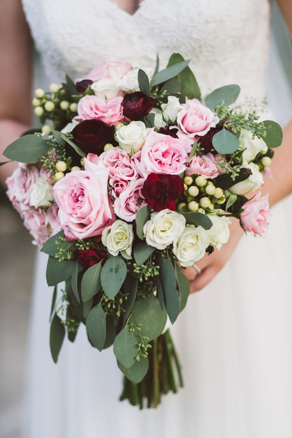 Winnetka Community House, Winnetka, IL. Wedding photography by Two Birds Photography. Classic, natural and film-like. Serving Chicago and the suburbs.