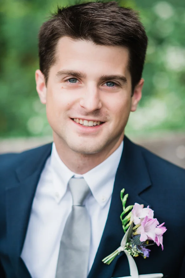 Portrait of groom.