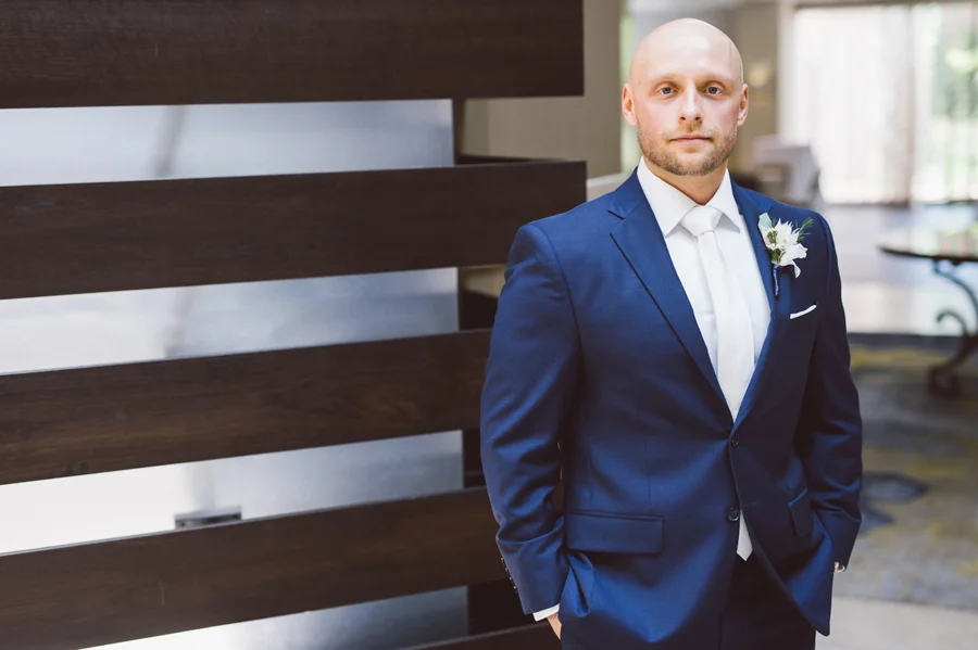 Portrait of groom.